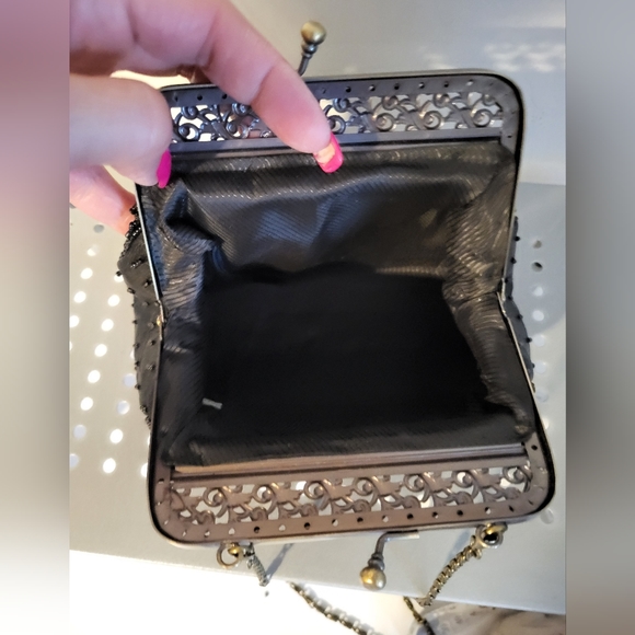 VINTAGE small embroidered crossbody  bag - Picture 2 of 8